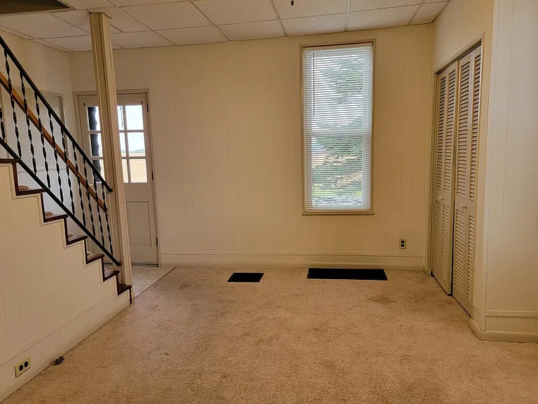 2415 Donegal Springs Rd — Photo 3