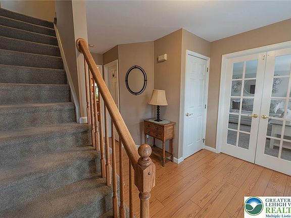 3rd image of 7264 Snowberry Ct