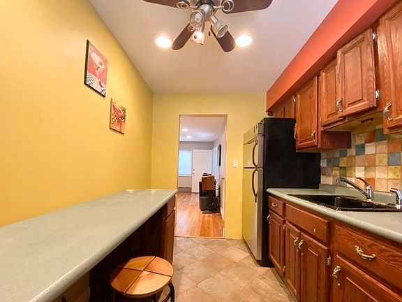 5th image of 166 Arlo Rd #A