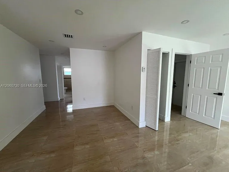 1239 SW 22nd Ave — Photo 7