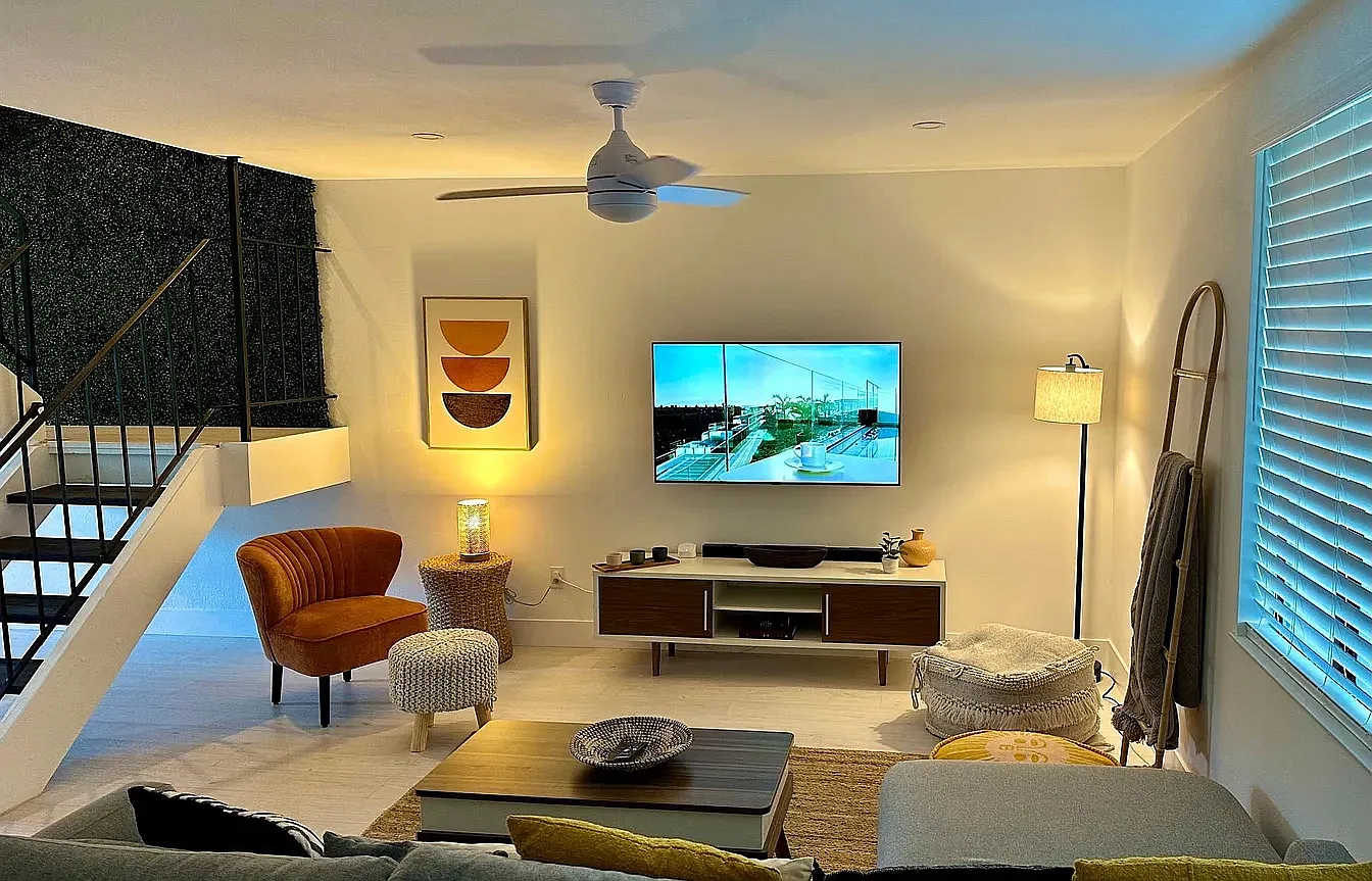 3 bed, 2.5 bath, 1344 sqft, $2,500 — Photo 4
