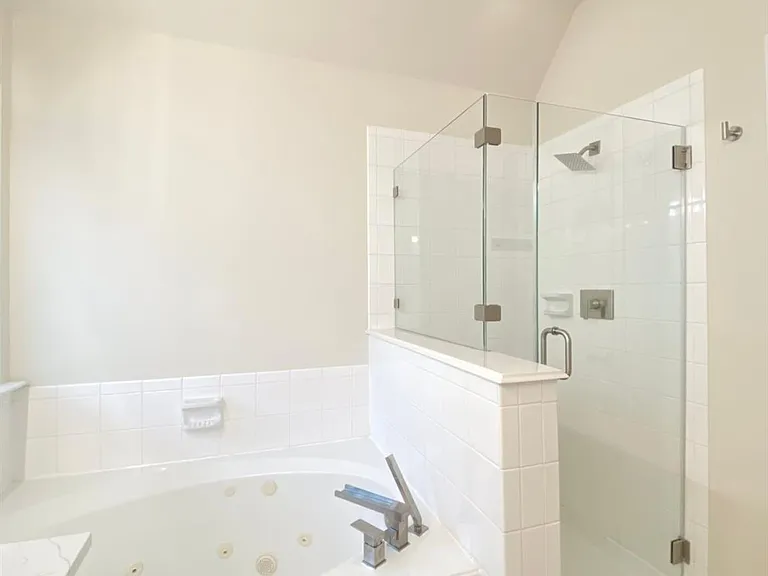54 Alderon Woods Pl — Photo 29