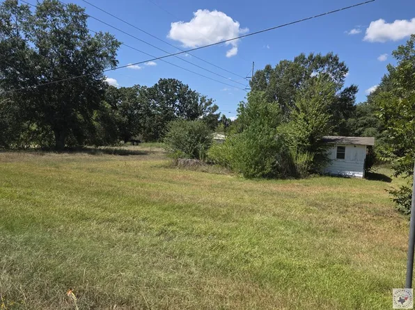 921 Randall Platner Rd, Hooks, TX 75561