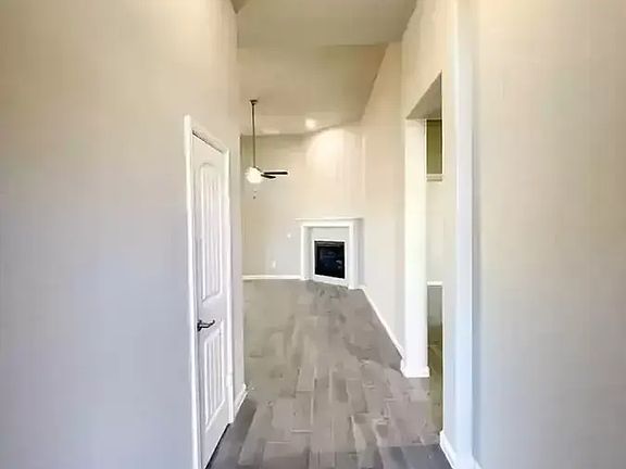 4th image of 817 Revere Pl
