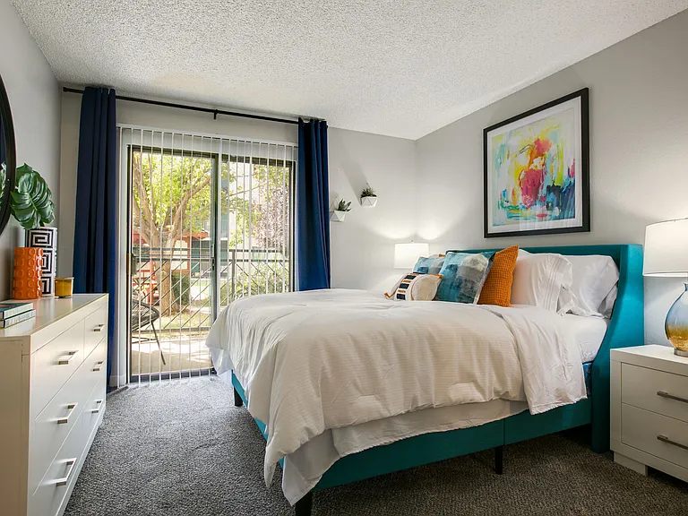 Glo Apartments — Photo 18