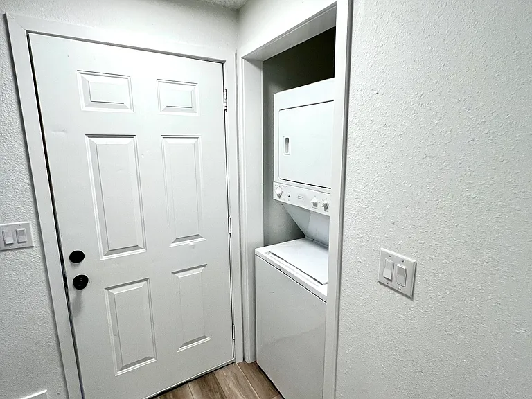 504 Kendall St — Photo 19