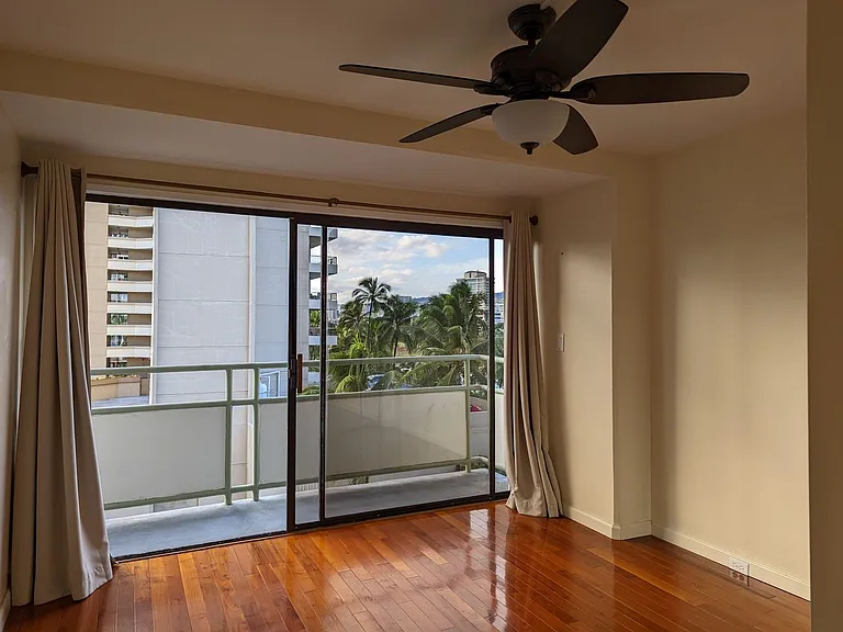 445 Kaiolu St #710 — Photo 8