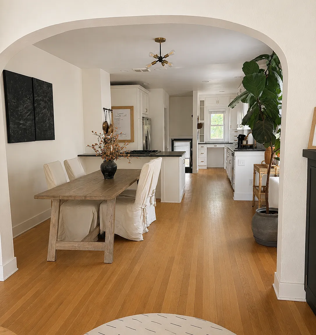 4 bed, 2202 sqft, $4,200 — Photo 4