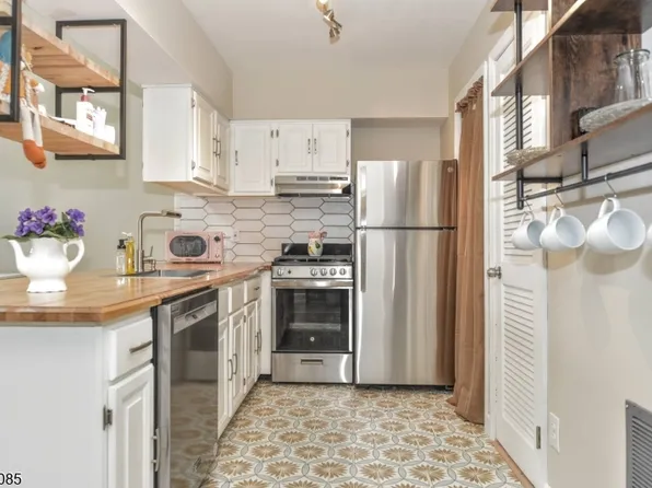 3 Davos Drive BLDG 3 #6, Vernon Twp., NJ 07462