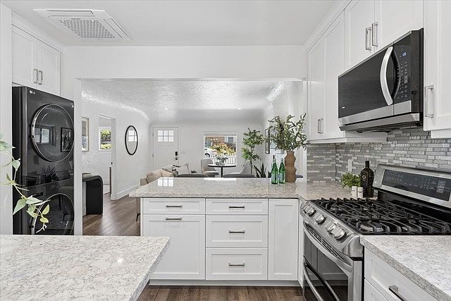 1st image of 667 Howard St #667