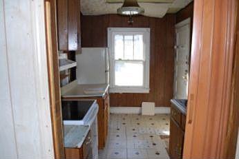 3rd image of 25489 Bride St
