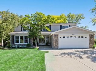 3917 Chester Dr, Glenview, IL