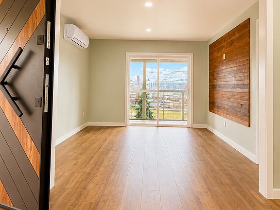 2nd image of 3265 N Interstate Ave APT 2