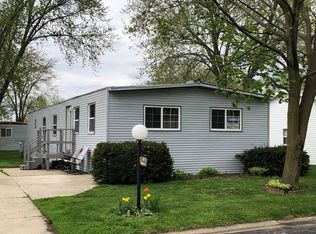 76 Birch Dr, Sandwich, IL 60548