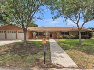 1338 Canary Ln, Seguin, TX 78155