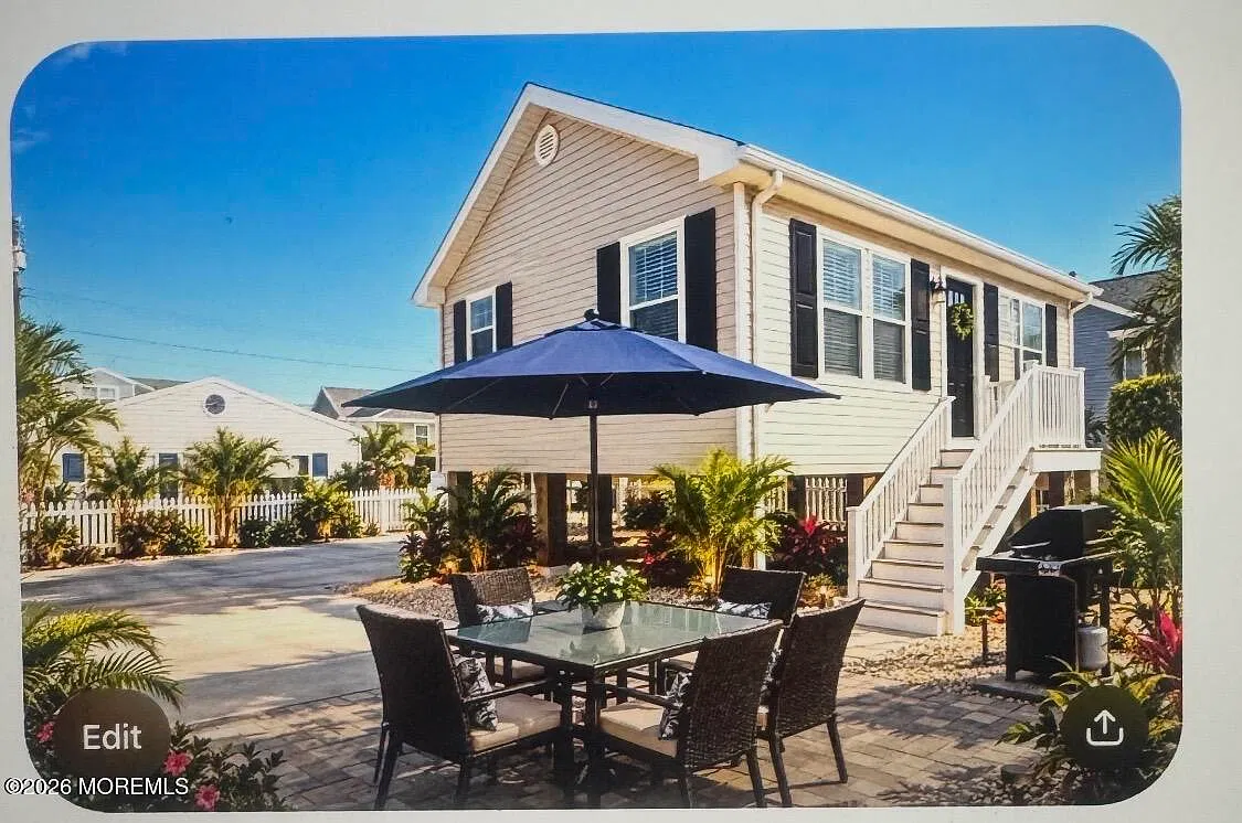 2 bed, 560 sqft, $1,950 — Photo 2