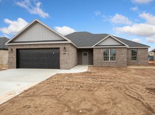 520 Piper Ln, Centerton, AR 72719