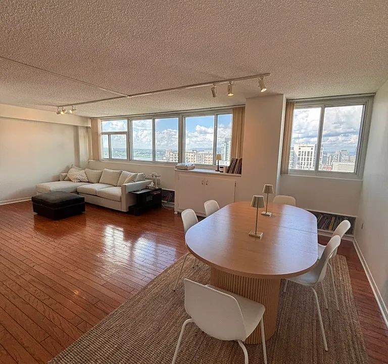 500 Laurier Ave W