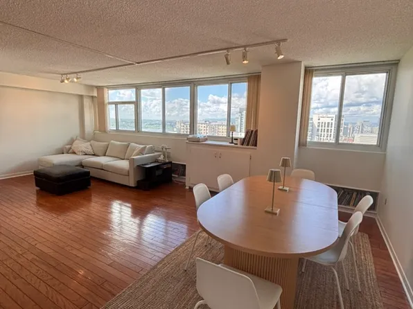 500 Laurier Ave W, Ottawa, ON K1R 5E1