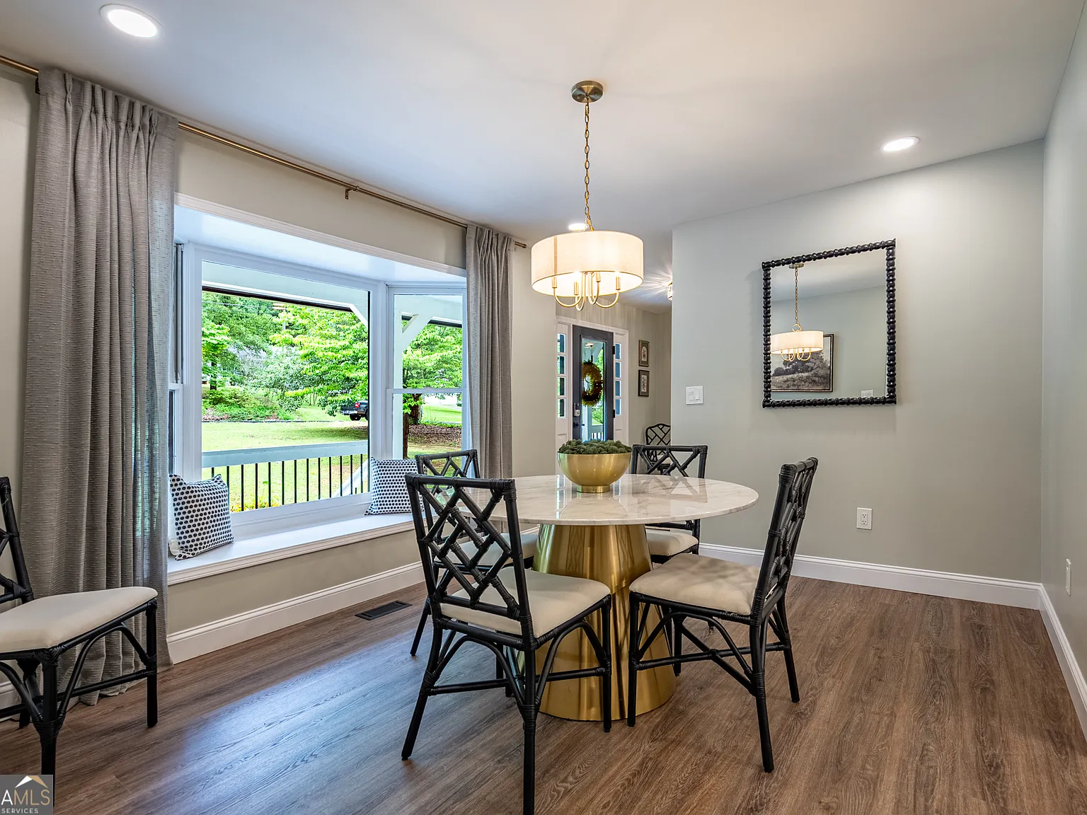 5 bed, 3.5 bath, $9,934 — Photo 2