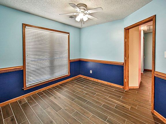 5th image of 173 Squires Grove Dr W