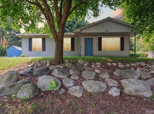 4839 Clarkston Rd, Clarkston, MI 48348