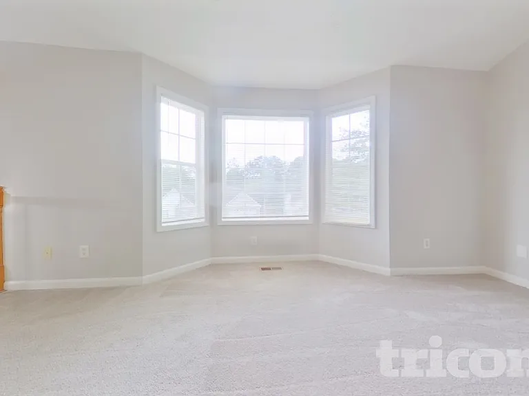 241 W Fork Way — Photo 4