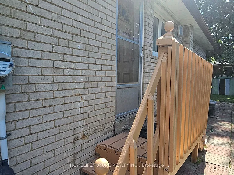 61 Hollyhedge Dr — Photo 28