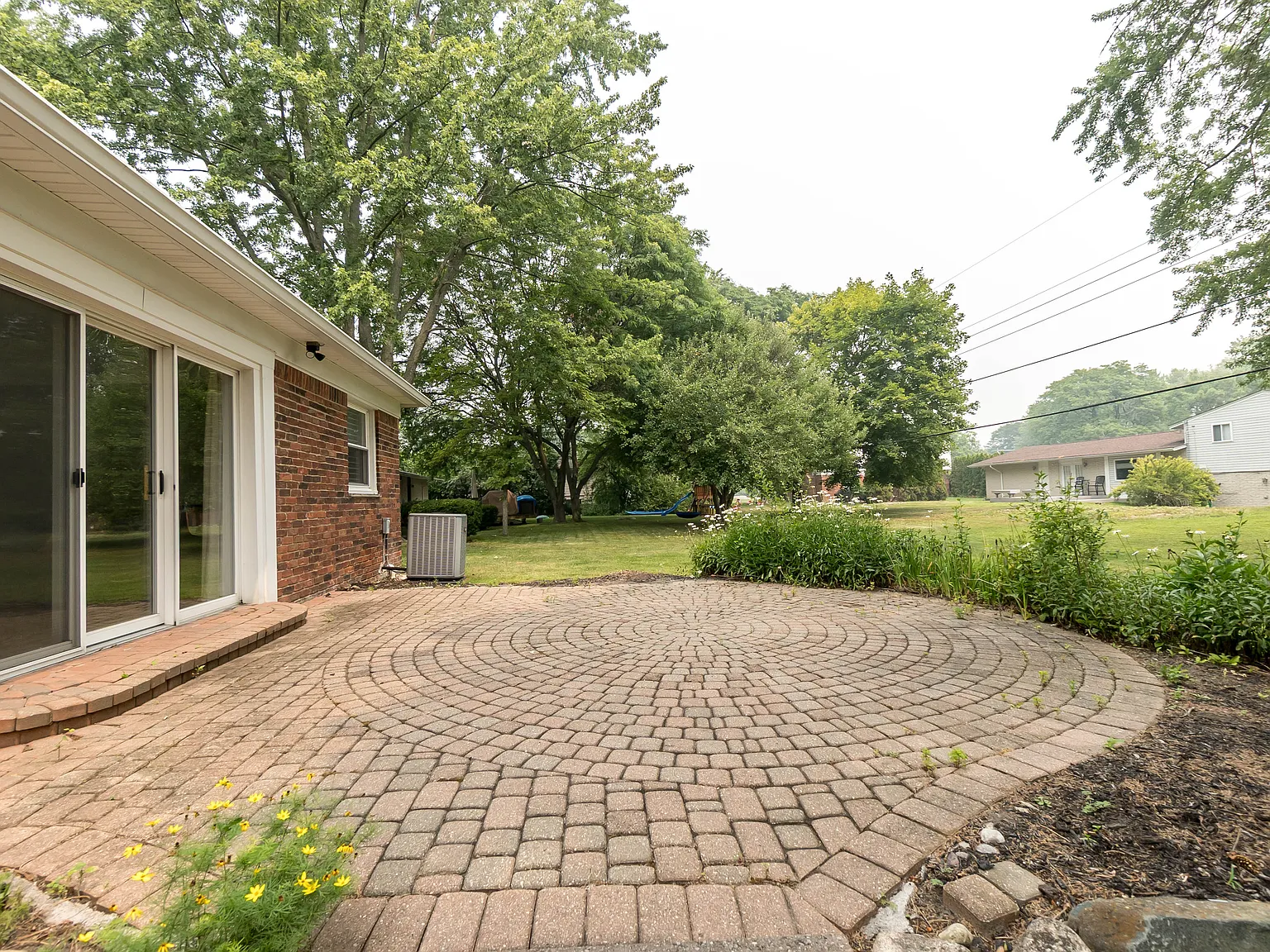 3 bed, 2470 sqft, $3,600 — Photo 4