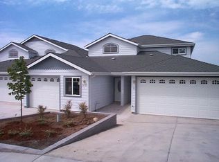 1507 Hollyhock Dr APT A, Medford, OR 97504