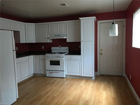 4th image of 1347 W 38th St