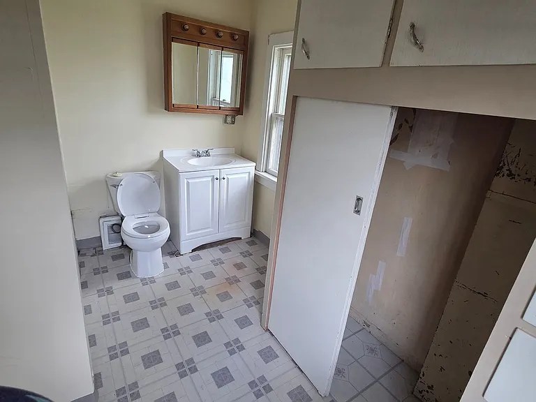 121 Clinton St — Photo 11