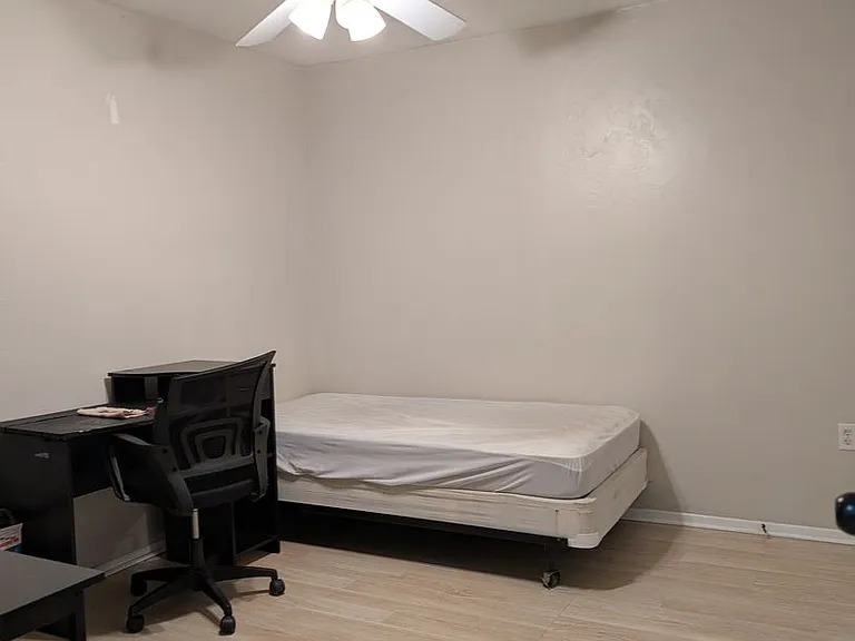 4000 SW 23rd St #1-306 — Photo 13