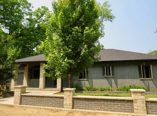 7498 Chestnut Dr, Galena, IL 61036