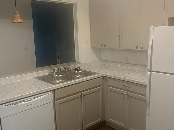 4th image of 1625 Graham St
