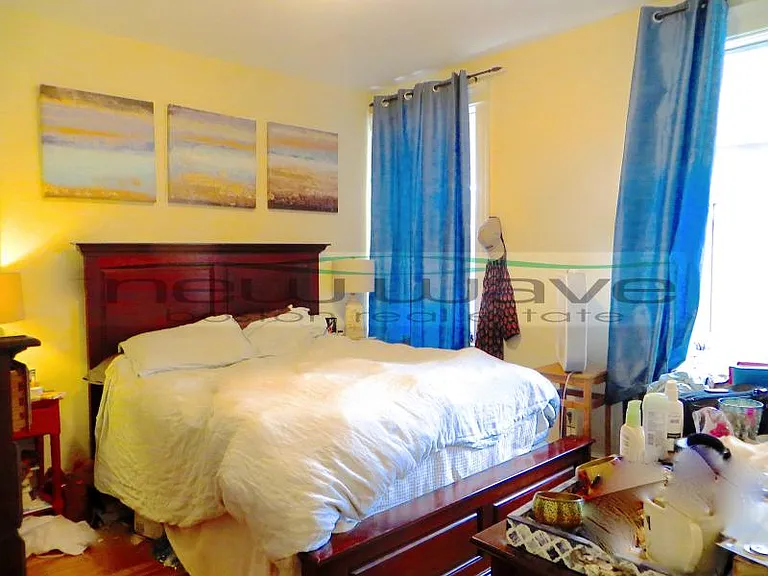 58 Queensberry St #11 — Photo 10