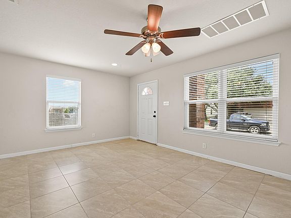 4th image of 229 Capistrano Dr