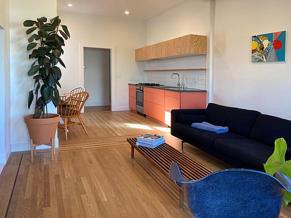 5th image of 2647 Bryant St
