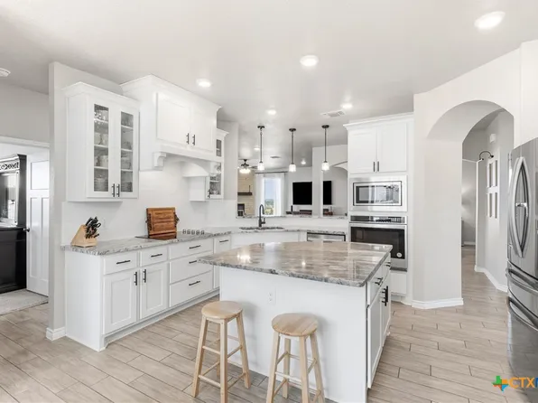 1708 Meadow Crest Dr, Salado, TX 76571