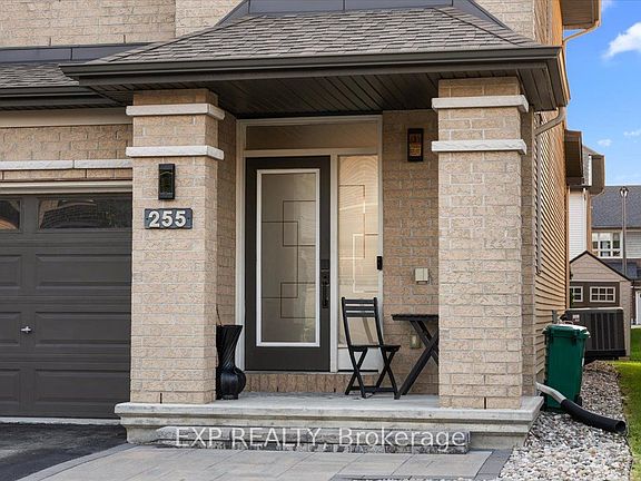 2nd image of 255 Shinleaf Cres