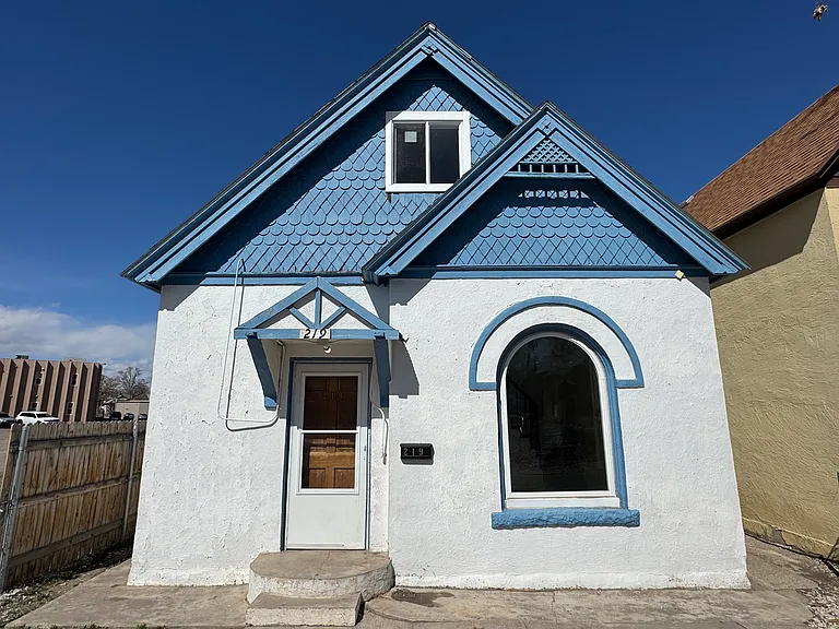 219 Nelson Ave — Photo 1