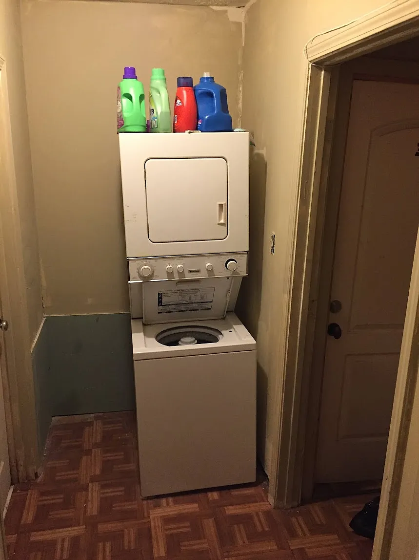 586 Winton Ter NE — Photo 1