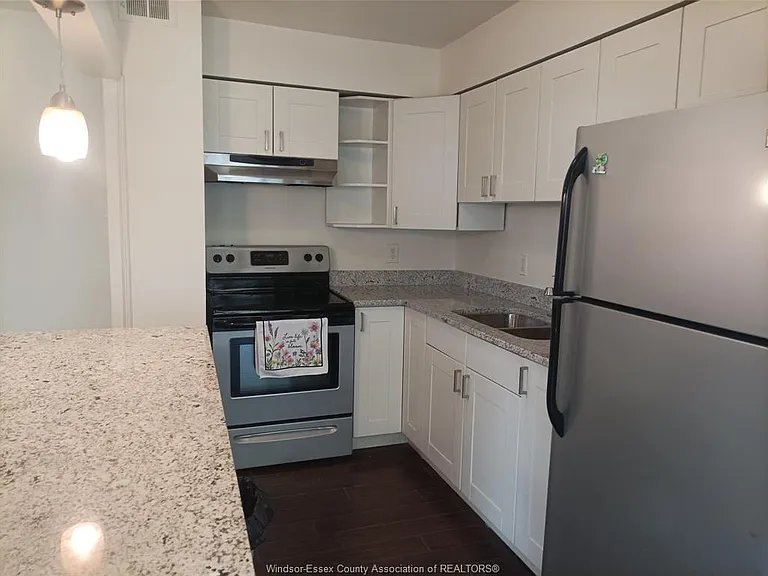 111 Riverside Dr E #808 — Photo 11