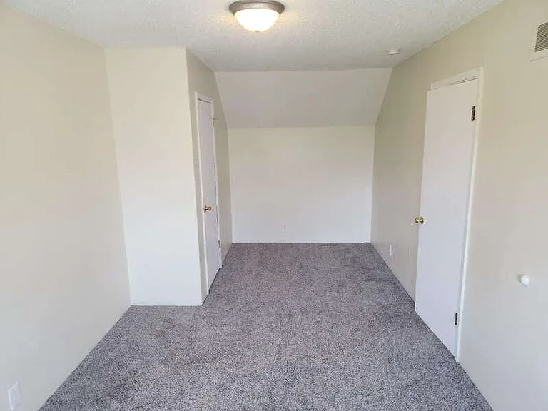 122 McKinley Ave — Photo 19