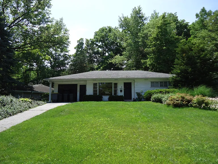 1015 Vine St — Photo 1