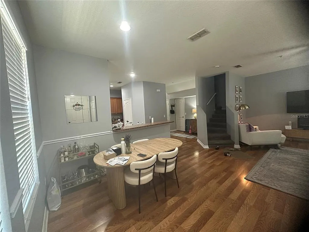 3 bed, 2.5 bath, 1614 sqft, $2,295 — Photo 3