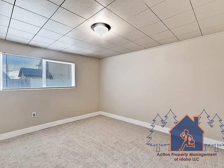 1013 W Willow Ave — Photo 21