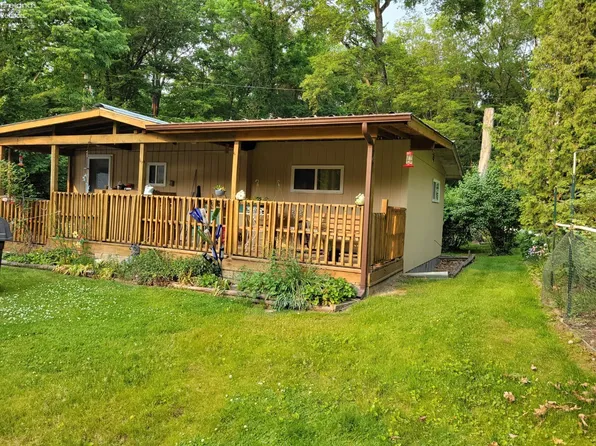 920 Portsmouth Ave, Put In Bay, OH 43456