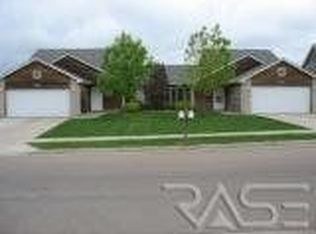 4500 W Cottage Trl, Sioux Falls, SD 57106