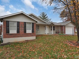 768 Cedar Glen Dr, Weldon Spring, MO 63304